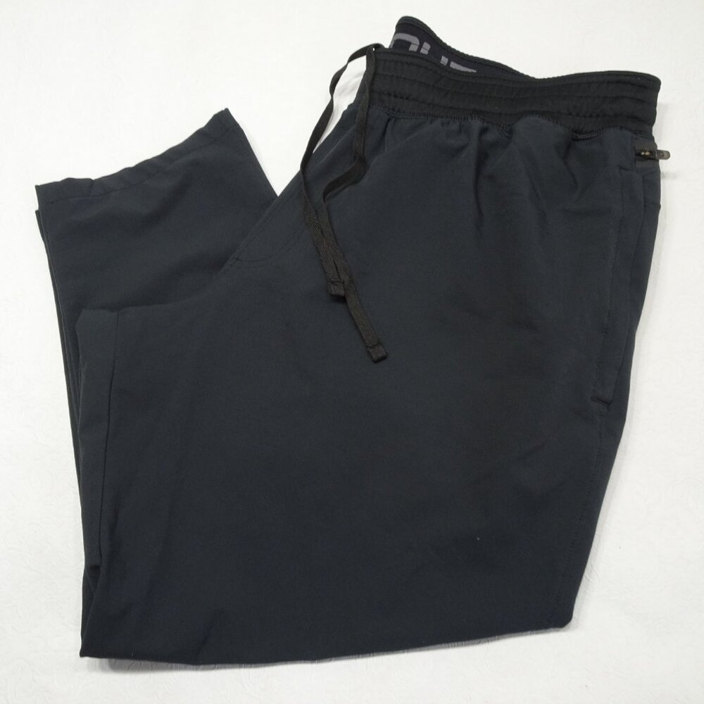 Under Armour Size XXL Black Drawstring Stretch Woven Short Pants